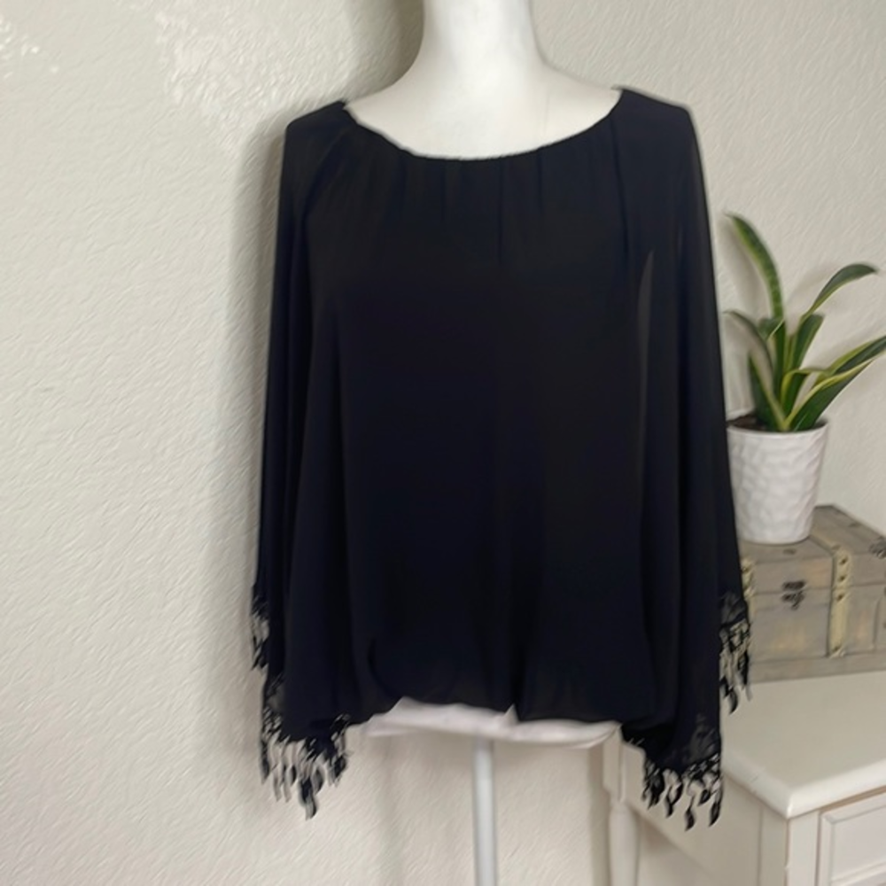 Joseph Ribkoff sleeveless top with black caplet overlay.  Size‎ 6